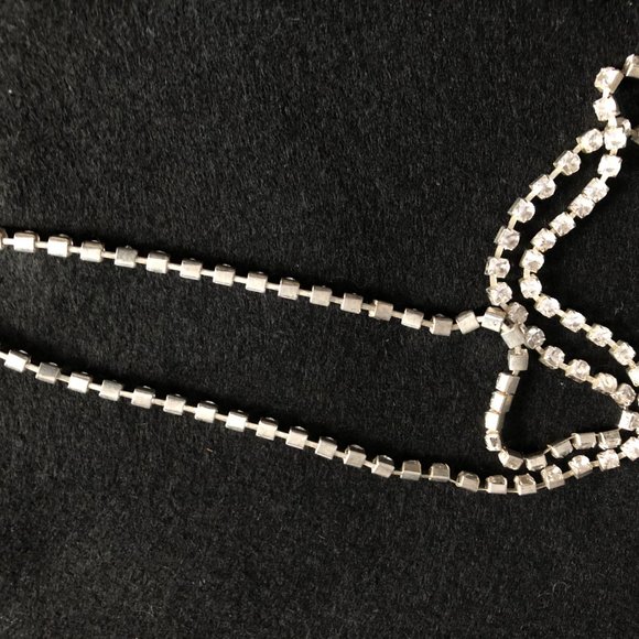 Women's long necklace silver tone metal shiny 32"-34" long - Picture 4 of 5